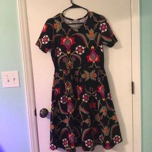 LuLaroe-Amelia  it has POCKETS!